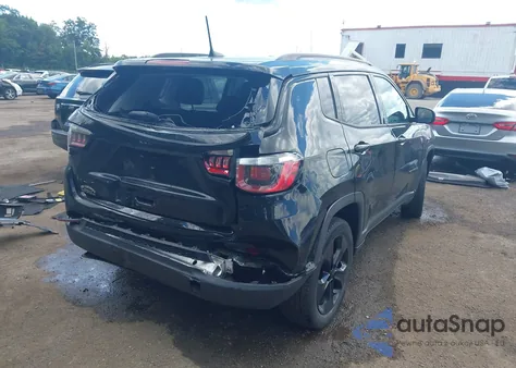 2019 Jeep Compass Altitude 4X4 z USA, uszkodzony, nr VIN 3C4NJDBB2KT598963